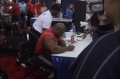 2006 Arnold Classic: Ronnie Is Signing Things